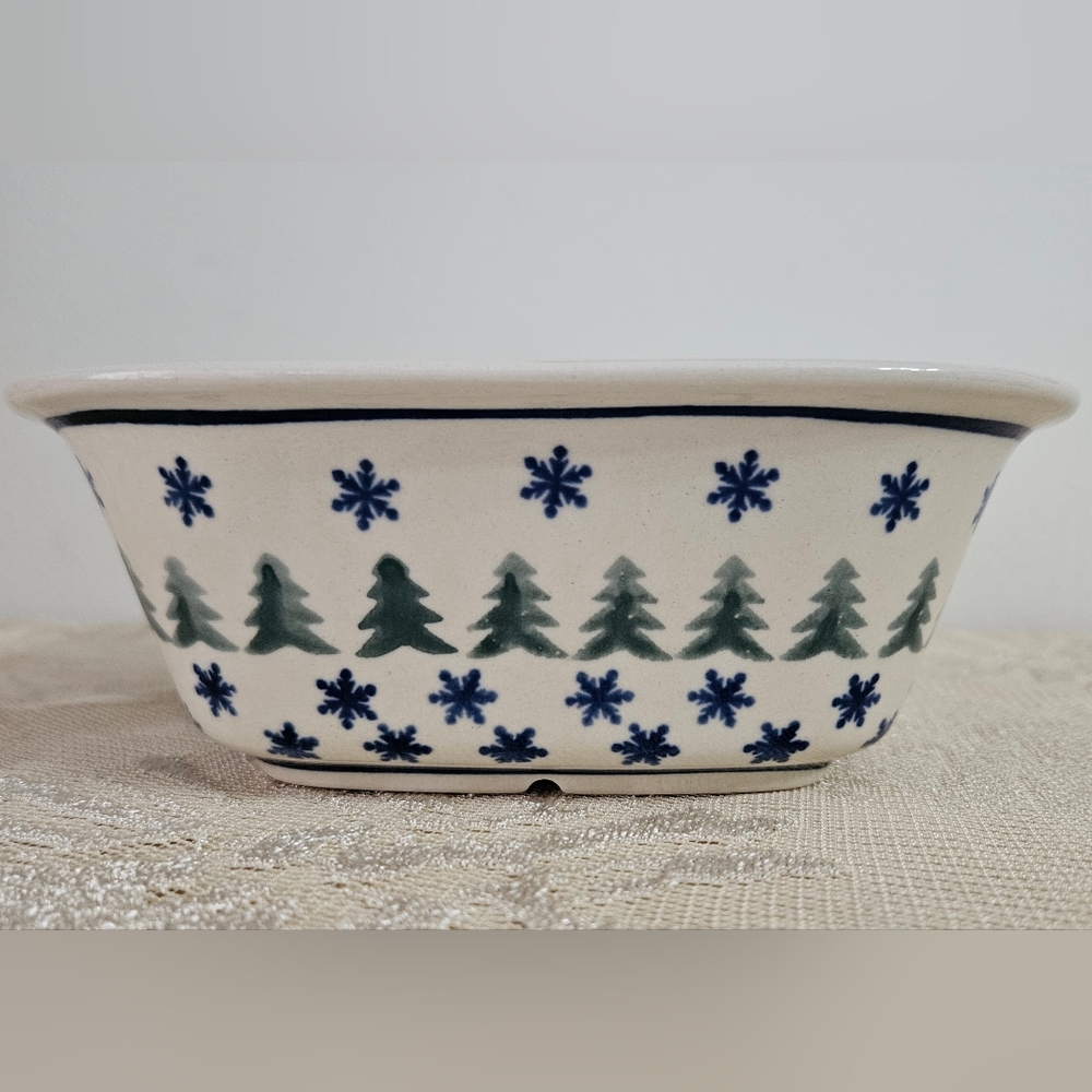 Boleslawiec Polish Pottery Oblong Serving Dish with Snowflakes & Pine Trees - Picture 8 of 9